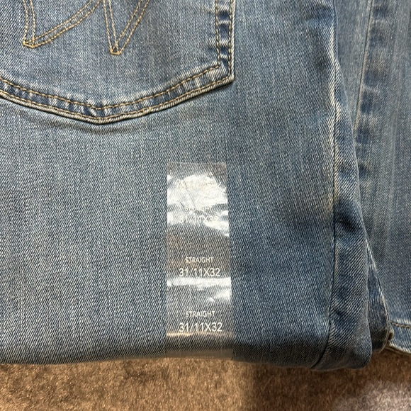 🤠 Wrangler Ladies’ NWT Straight-Leg Western Jeans – Light Wash Perfection! 🤠 - Picture 13 of 16